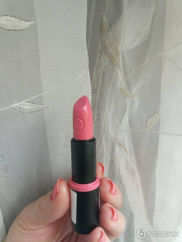 Essence Longlasting Lipstick. 13 Love Me. Foto 2