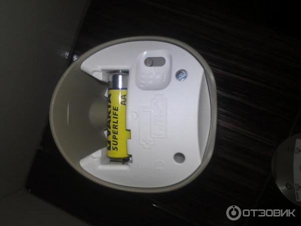 Автоматический аэрозольный освежитель воздуха AirWick Freshmatic Complete Pure фото