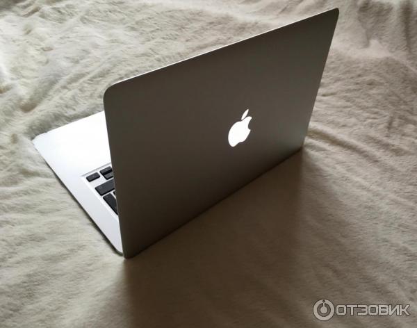 Ноутбук Apple MacBook Air 13 Early 2015 фото