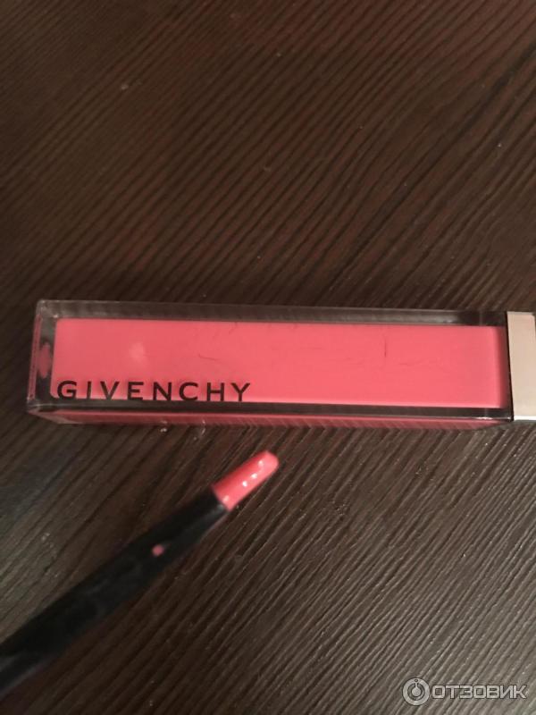 Блеск для губ Givenchy Gloss Interdit фото