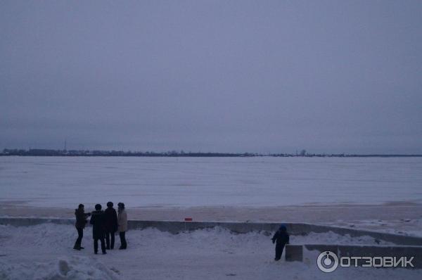 Набережная реки Северная Двина (Россия, Архангельск) фото