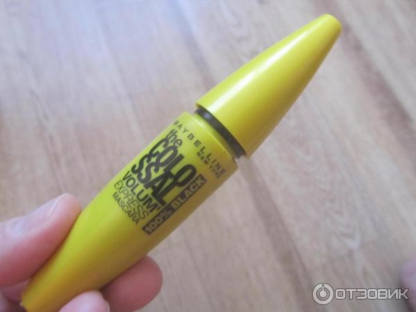 Тушь для ресниц MAYBELLINE The Colossal Volum Express mascara 100% black фото