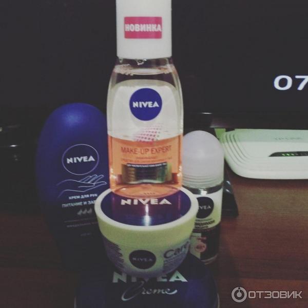 Ухаживающее средство для снятия макияжа с глаз Nivea фото