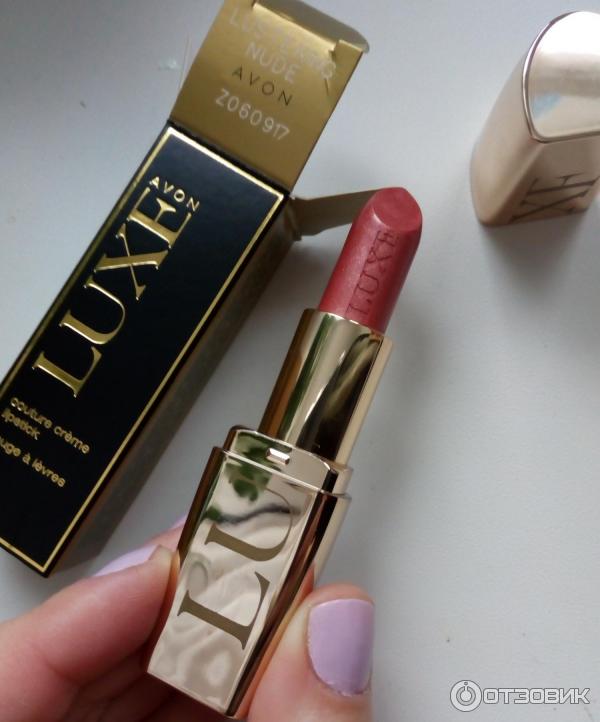 Avon люкс. Увлажняющая губная помада Avon Luxe. Увлажняющая губная помада Люкс эйвон. Avon увлажняющая губная помада Люкс. Губная помада Avon Luxe Престиж.