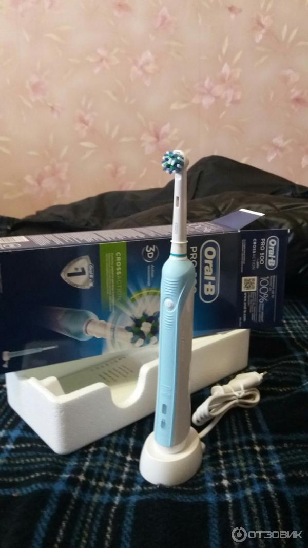 Электрическая зубная щетка Oral-B Pro 500 CrossAction фото