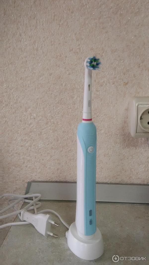 Электрическая зубная щетка Oral-B Pro 500 CrossAction фото