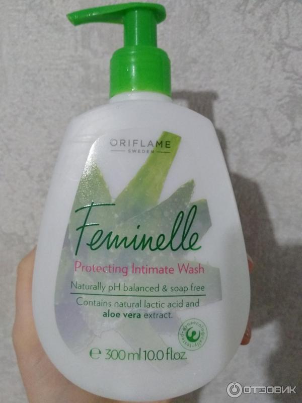 Очищающее средство для интимной гигиены Oriflame Feminelle Protecting Intimate Wash aloe vera фото