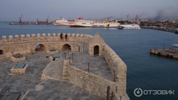 Венецианская крепость Rocca al Mare в порту Ираклиона (Греция, Крит) фото