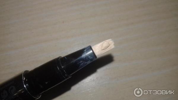 Консилер Catrice Re-Touch Light-Reflecting Concealer фото