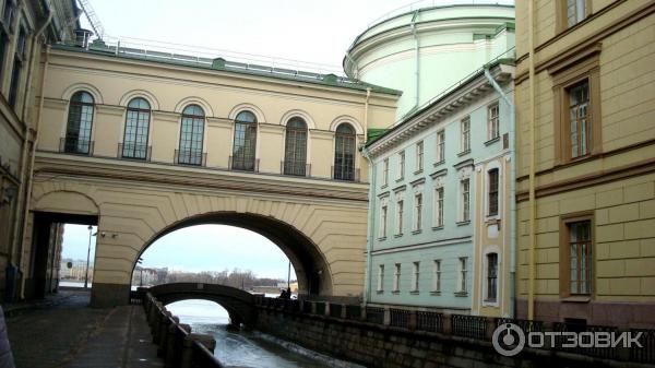 Прогулка по набережной Мойки (Россия, Санкт-Петербург) фото