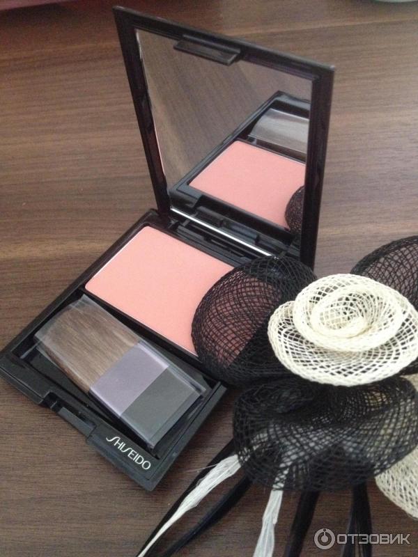 Румяна Shiseido Luminizing Satin Face Color фото