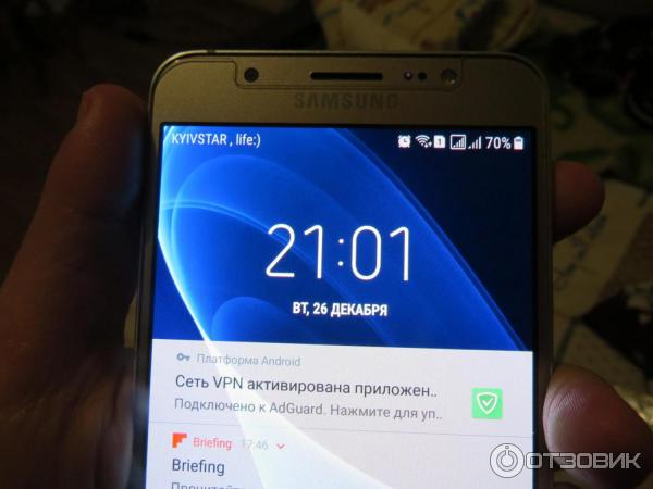 Смартфон Samsung Galaxy J7 (2016) фото