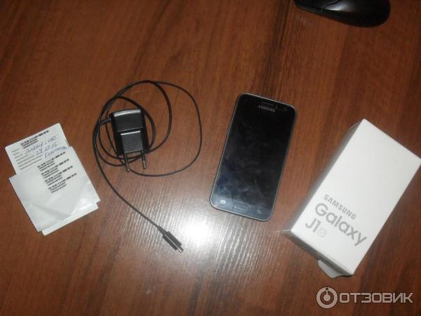 Смартфон Samsung Galaxy J1 SM-J120H фото